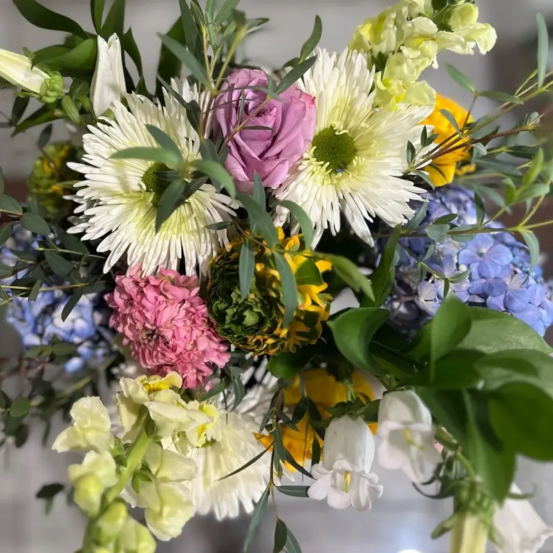 Petite Sweet Sky Kisses Floral Arrangement