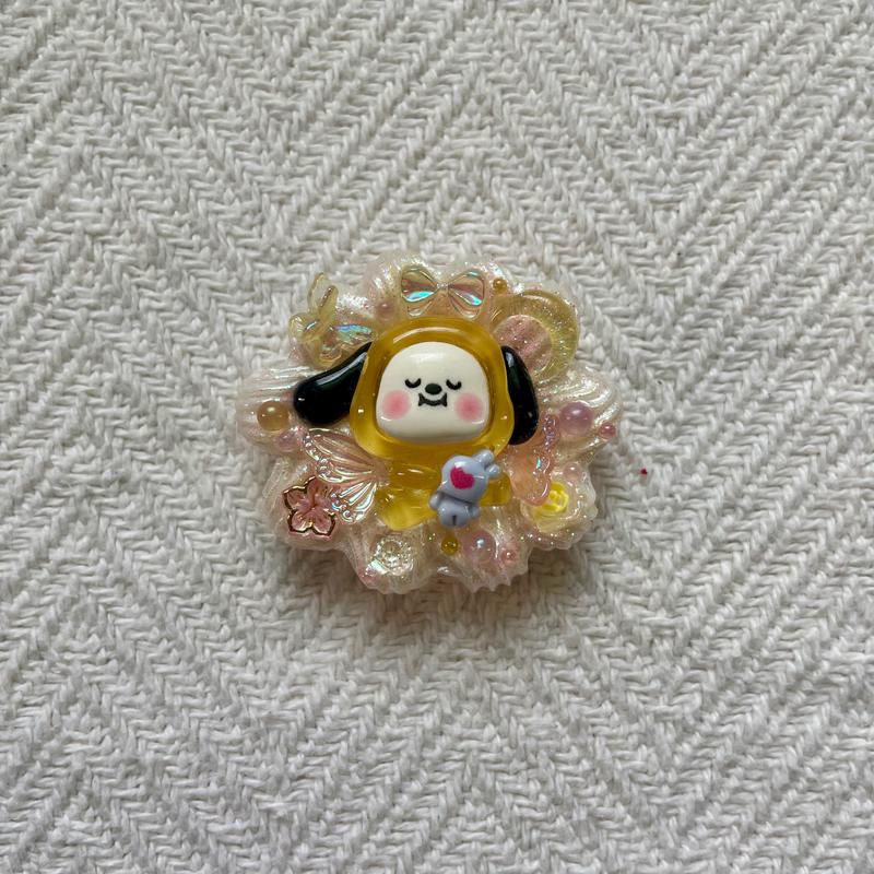 K-Pop Inspired Puppy Character Phone Grip – Handmade Cute Decoden Pop Socket