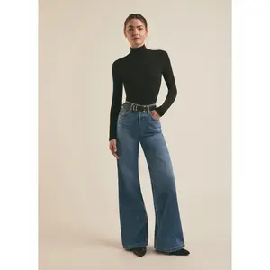 THE RIBBED TURTLENECK