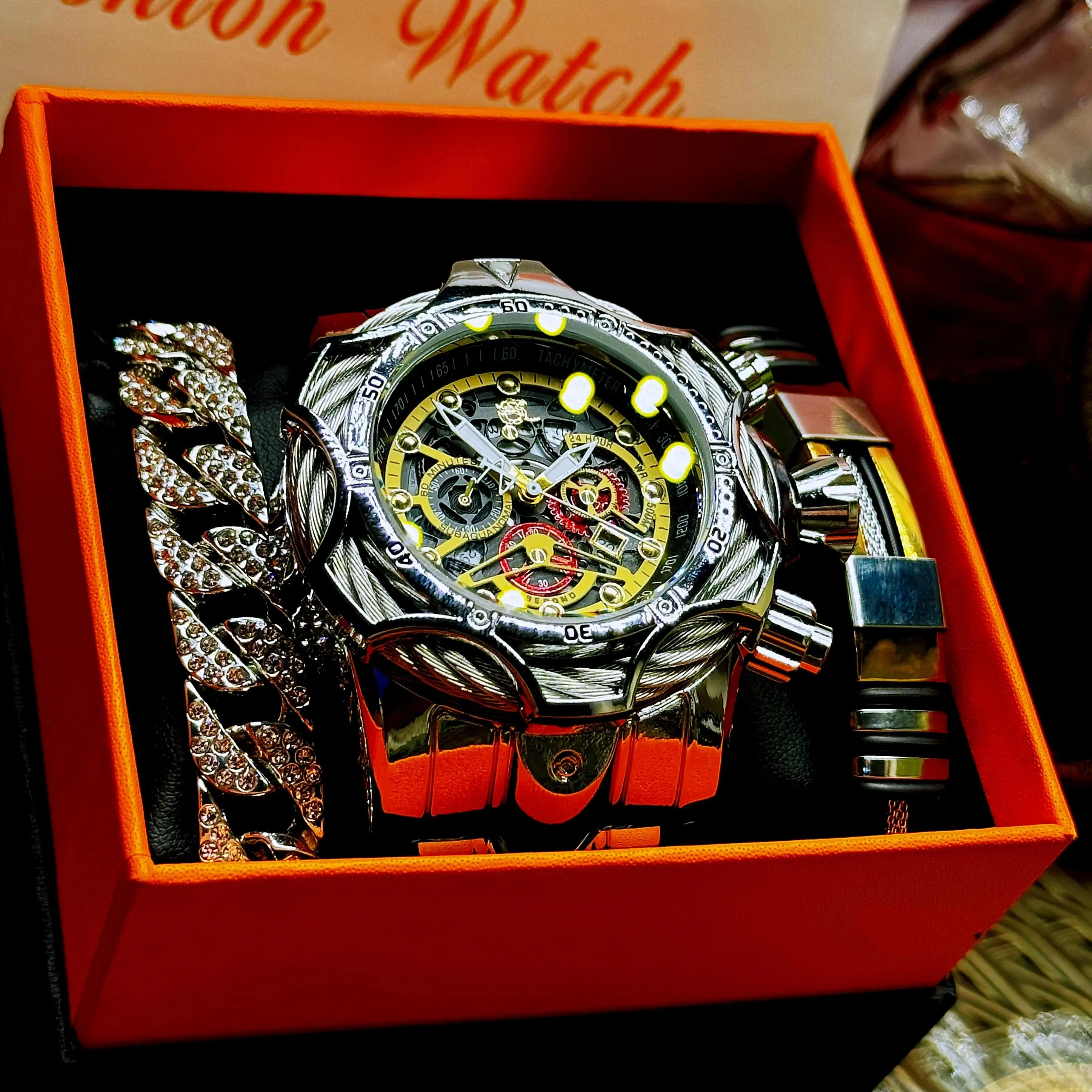 Men's Street Style Fashion Round Dial Analog Quartz Watch with Gift Box - Trendy All-Match Exquisite Birthday Gift Modern Fashionable Wristwatch