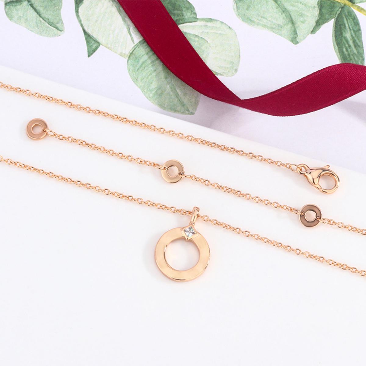 Luxury Modern Artistic Geometric Rose Gold Circle Pendant Timeless Necklace Jewelry