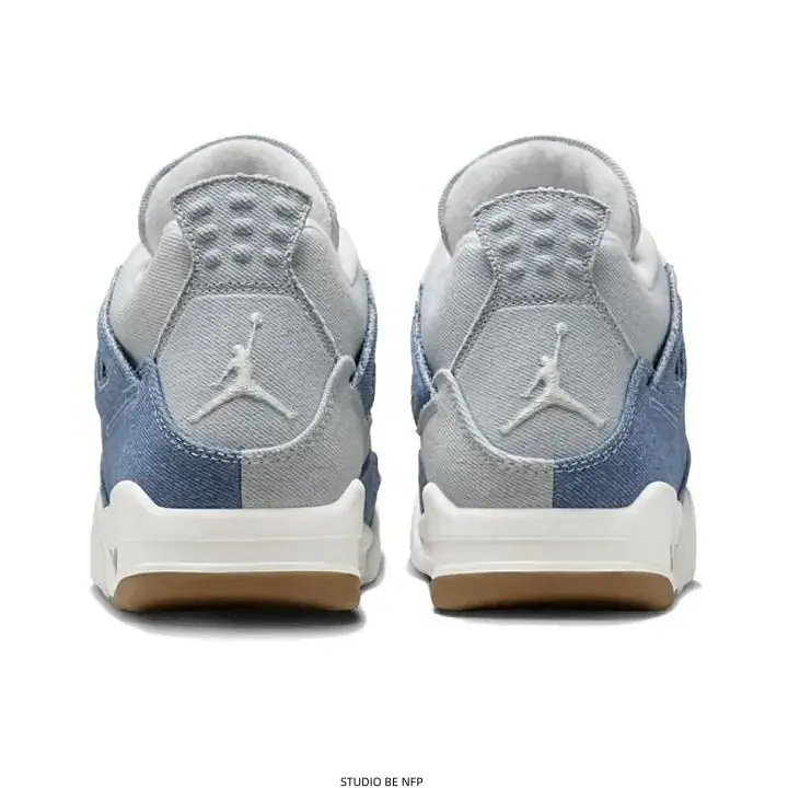 Mid‑Top Retro Basketball‑Inspired Sneakers, Light‑Wash Denim Blue and White Mixed Upper, Breathable Mesh Side Panels, Gum Rubber Outsole, Trendy Street‑Style Athletic Casual Shoes for Daily Outdoor Walking Sports