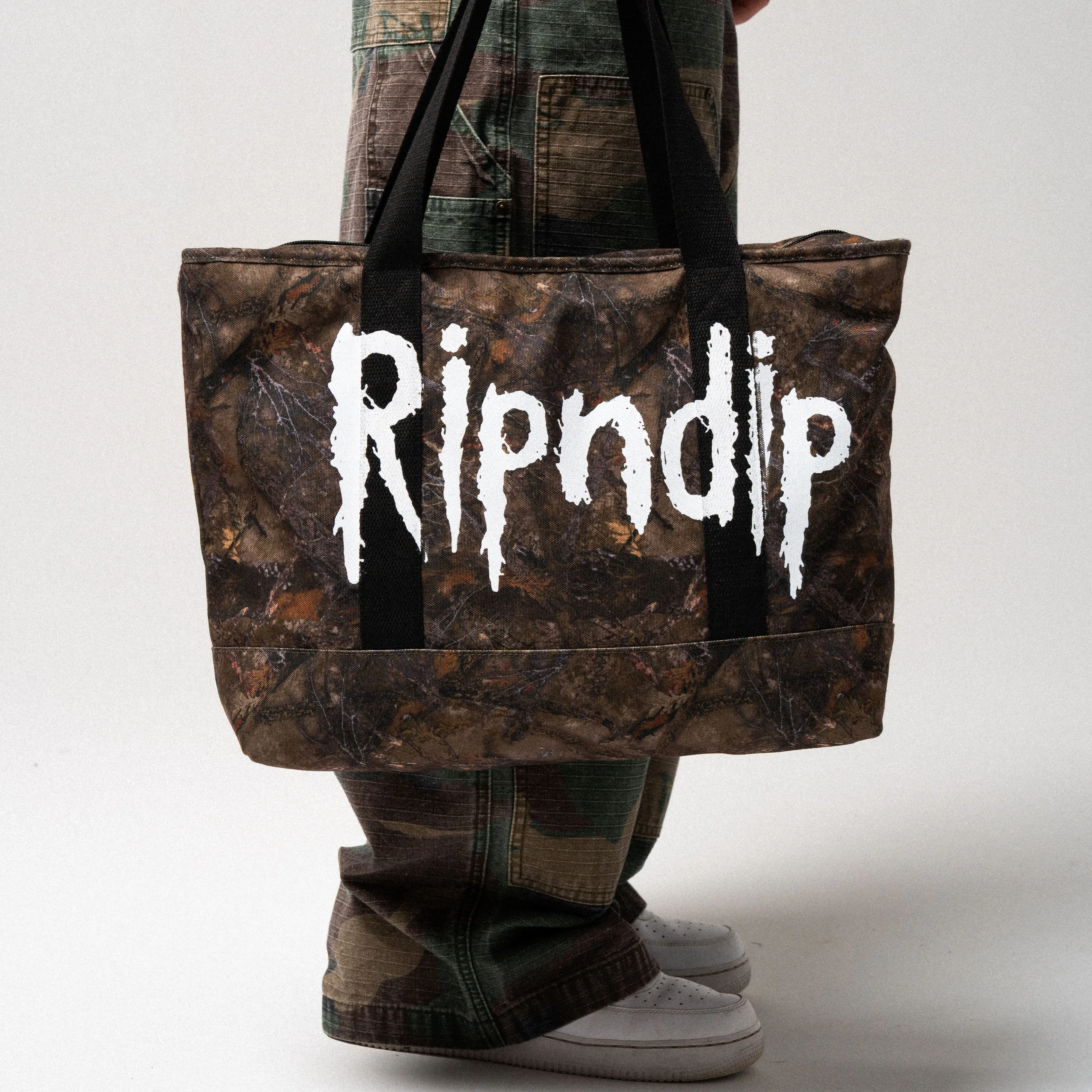 Casual Camouflage Canvas Carryall Tote, Large 14 inches tall Shoulder Bag with Cat Graphic, Zip Closure & Polyester Lining, Carryall Shape, 20 Inches Long, 6 Inches Wide