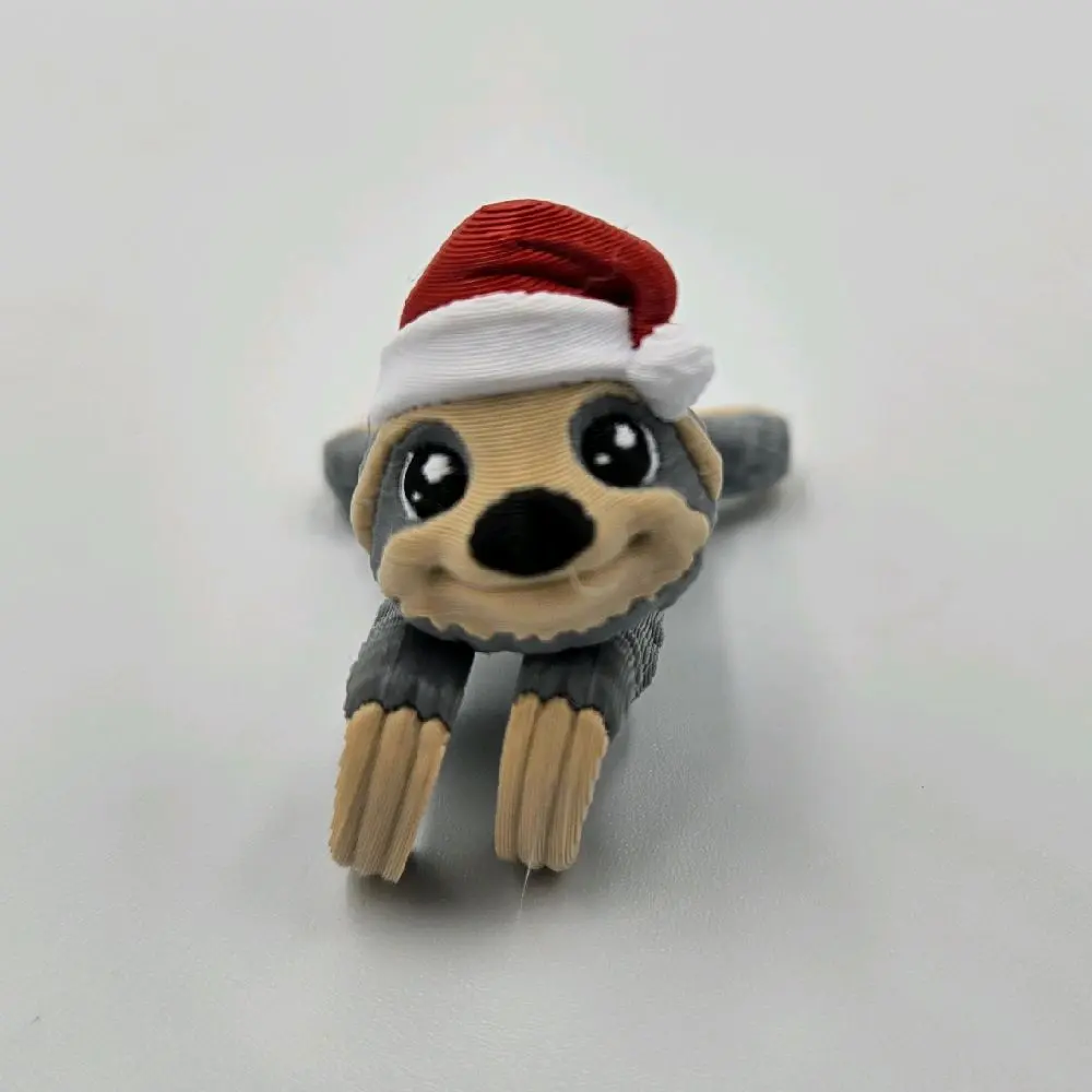 3D Printed Mini Sloth Figurine with Santa Hat – Cute Articulated Holiday Decor