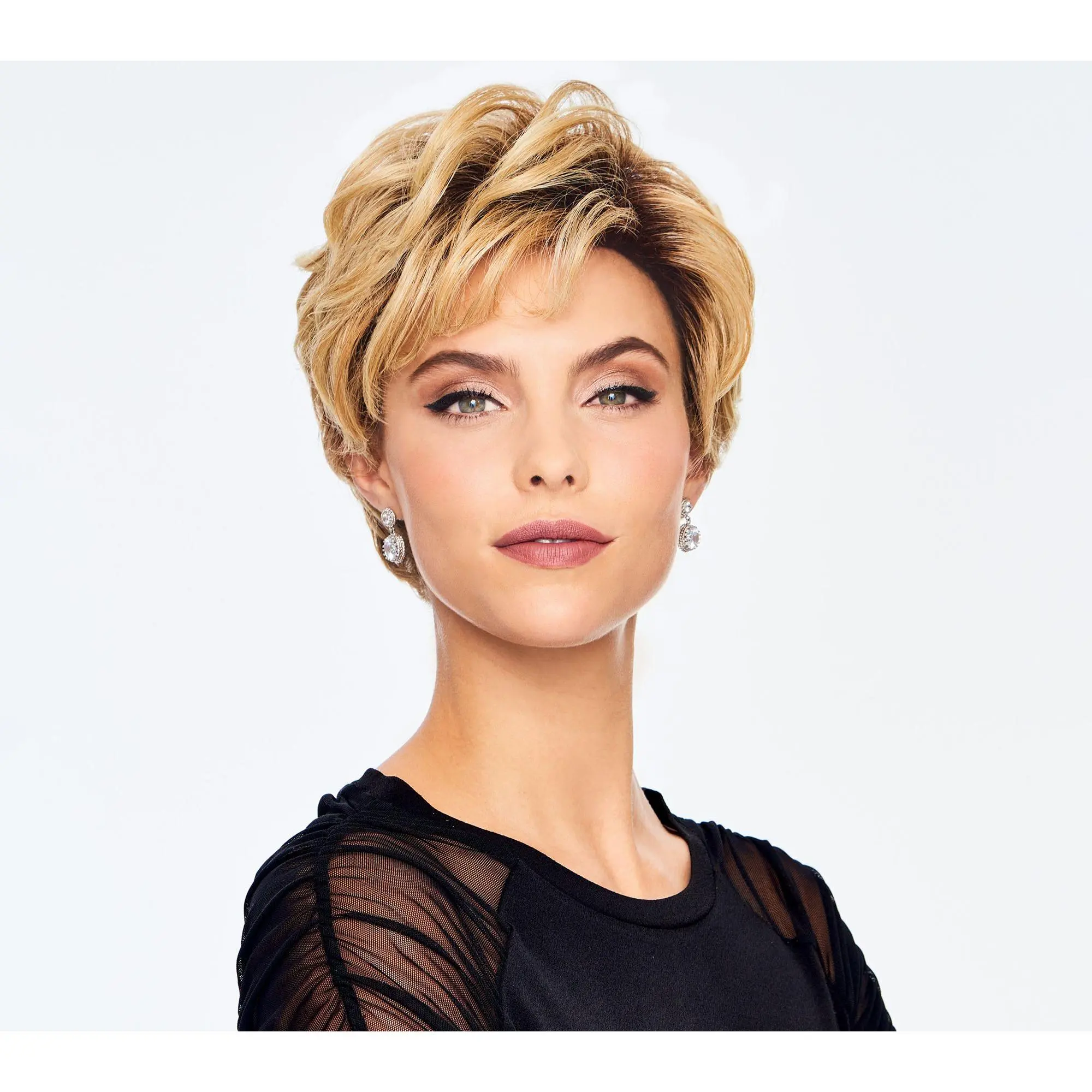 Hairdo Chic Wavy Wig