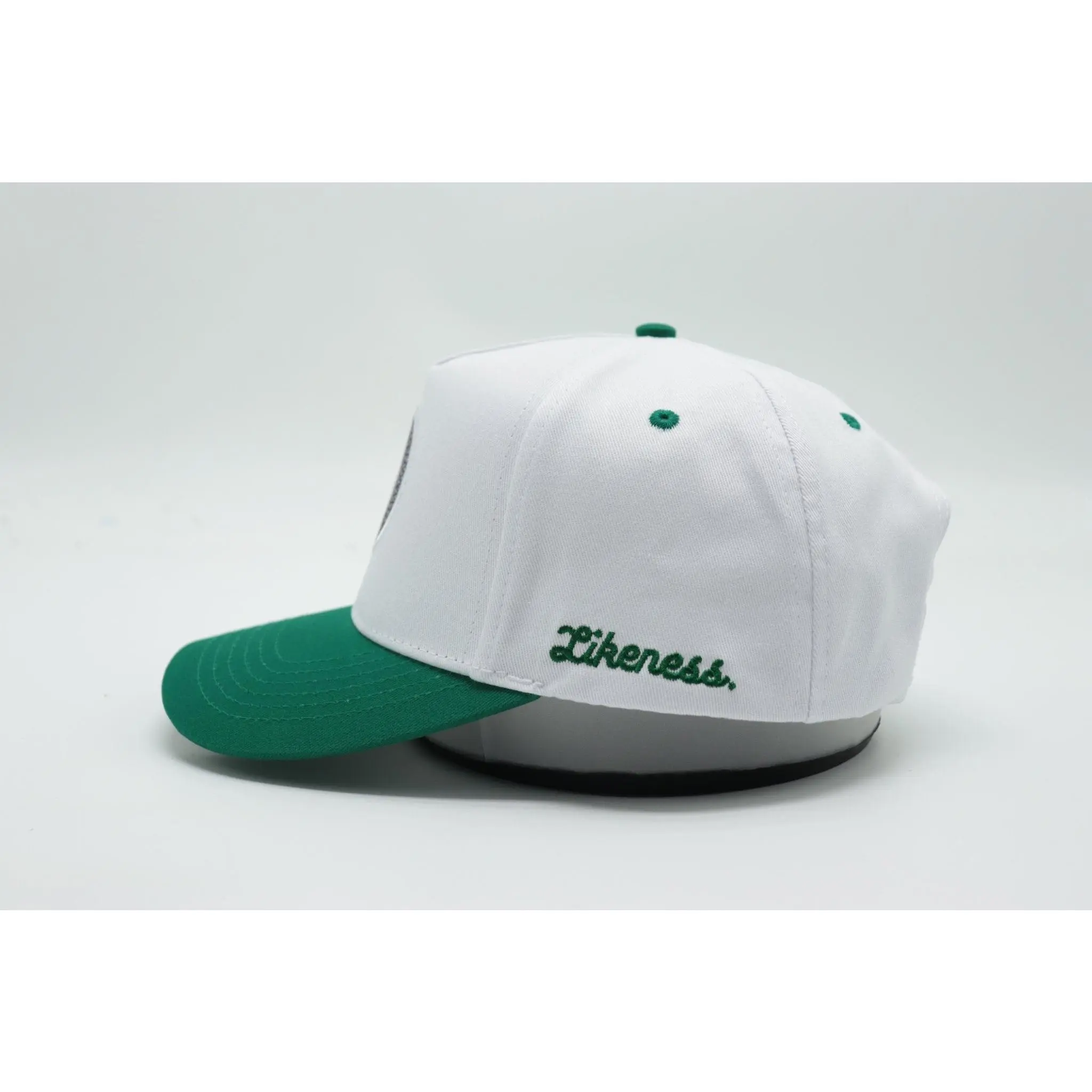 The "Lauaki" Snapback Hat - White & Green 5-Panel Cap with Adjustable Hook & Loop Closure & Matching Fabric Undervisor Unisex Baseball Cap