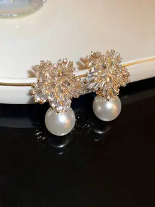 Elegant 925 Silver Flower Pearl Earrings, Sparkling Rhinestone Design, Women's Jewelry for Party & Daily Wear, Flower Stud Earrings
