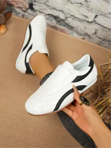 Women's Low-Top Flat Sneakers, Comfy Black & White Color Block Slip-On Shoes for Daily Wear