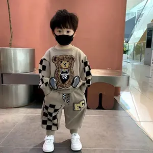 Boys' Round Neck Sweatshirt and Cuffed Pants Set, Stylish Black Plaid Print with Teddy Bear Patchwork, Suitable for Autumn and Winter, Perfect for Casual Outdoor Wear, for Outdoor