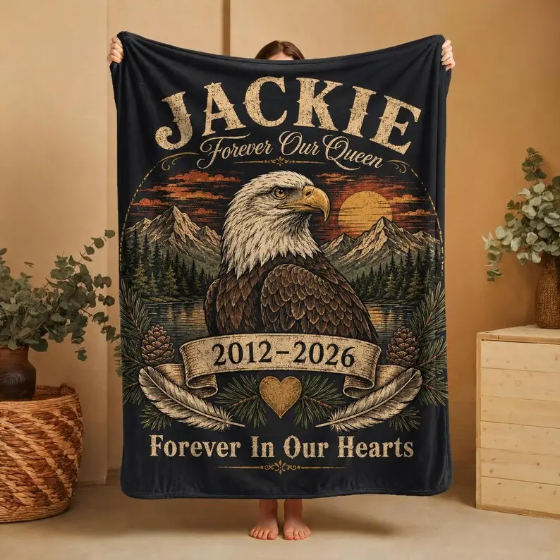 Jackie Eagle Memorial Fleece Blanket, Forever Our Queen Bald Eagle Tribute, Big Bear Eagle Throw, 2012–2026 Memorial Fleece Blanket, Soft Cozy Throw Blanket, Decor For Sport Lovers, Philadelphia Football Gift for Fans
