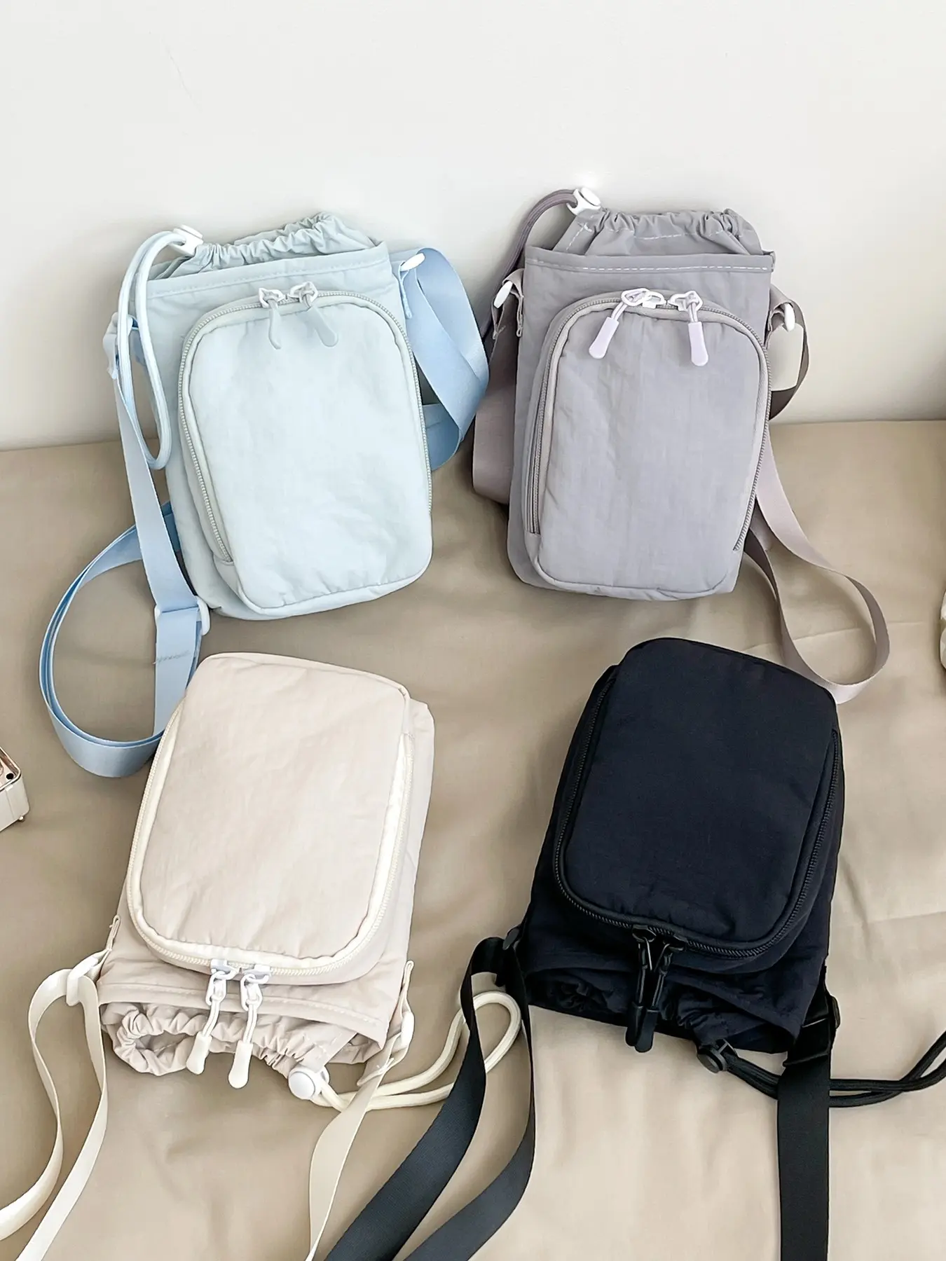 Minimalist, lightweight light colored mini bag, crossbody purses, Commuter crossbody bag, foldable, drawstring zipper double opening design, adjustable shoulder strap, accommodates mobile phone, keys, suitable for daily commuting
