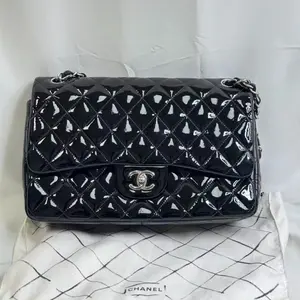 Pre-owned CHANEL leather Crossbody Bags Patent Black Shoulder Bag Quilted Jumbo Double Flap
