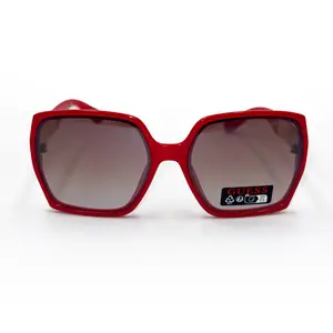 GUESS Oversized Square Sunglasses Bold Everyday Style Full-Rim Tinted Lenses Lightweight Comfortable Frame Fashion-First Accessory