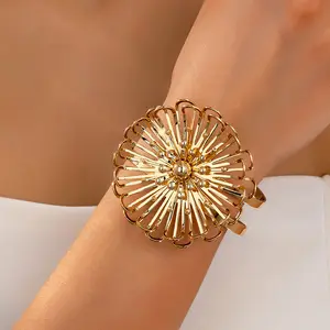 Exaggerated Personality Design Hollow Flower Open Bracelet for Women Fashion Flowing Bracelet