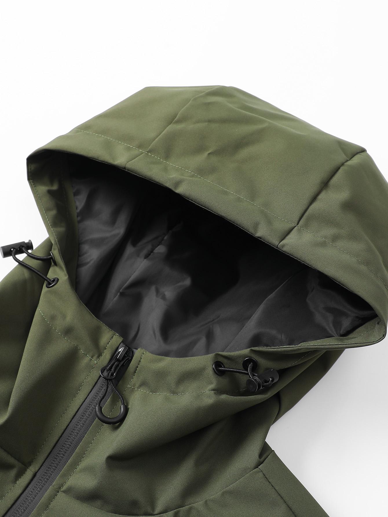 American workwear solid-color men’s army green hooded functional jacket, relaxed drop-shoulder design that doesn’t restrict movement, hidden safety zipper pockets, wear-resistant wrinkle-resistant woven fabric, multi-scenario hiking outerwear