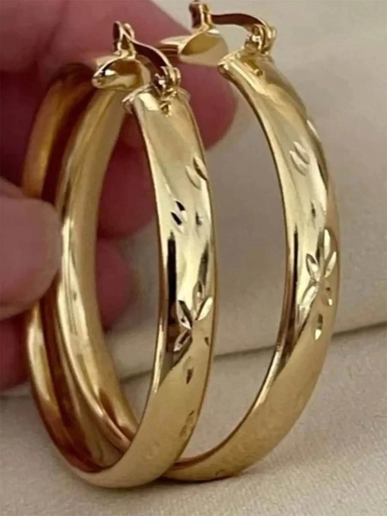1 Pair Elegant Fashionable Hoop Earrings For Women For Wedding Engagement Anniversary Jewelry Valentine's Day Gift
