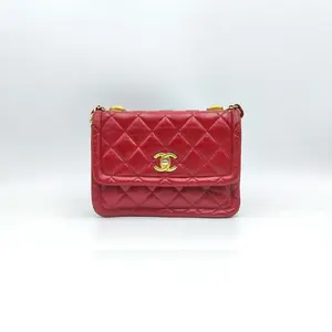 Pre-owned CHANEL h8 "Coin Clasp" Series — Quilted "Tofu" Bag in Red Oiled Lambskin, featuring Vintage Distressed Gold Hardware (Small Size) 60982