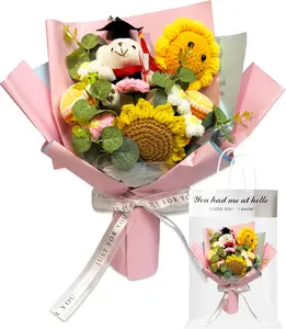 Graduation Flower Bouquet 2026, Graduation Crochet Flowers Bouquet Hand Knitted Sunflower Plush, Bear Flores Para Graduación with Greeting Card and Bag, Cute Grad Cap Bear for Graduation Gifts Dilexwen