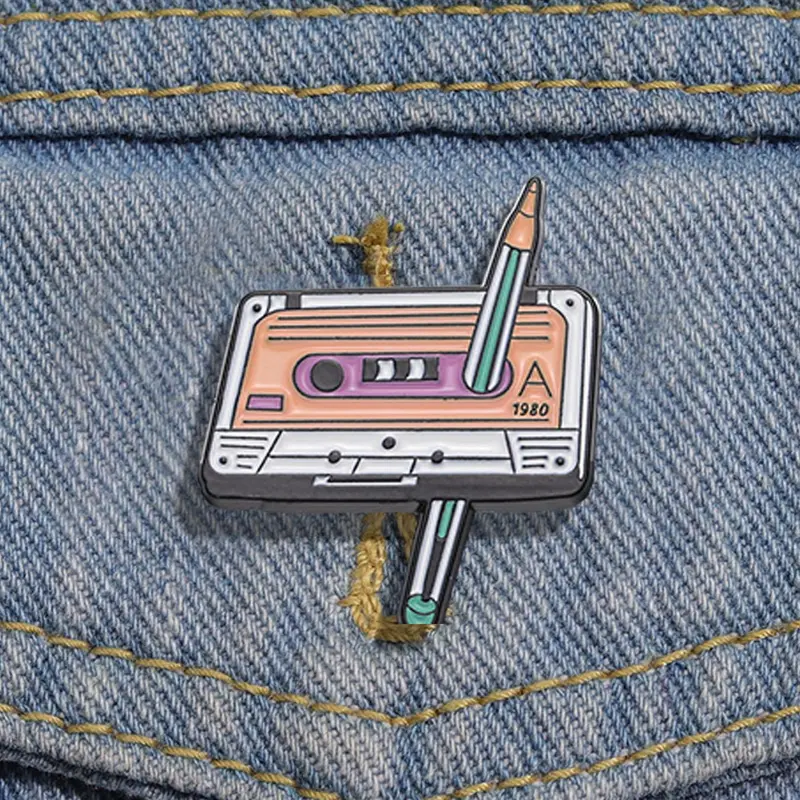 Retro Style Box Design Brooch Pin, Alloy Brooch Pin, Fashion Jewelry Accessories for Men & Women for Party, Daily Clothing Decor, Trendy All-match & Exquisite Brooch for Birthday Gift