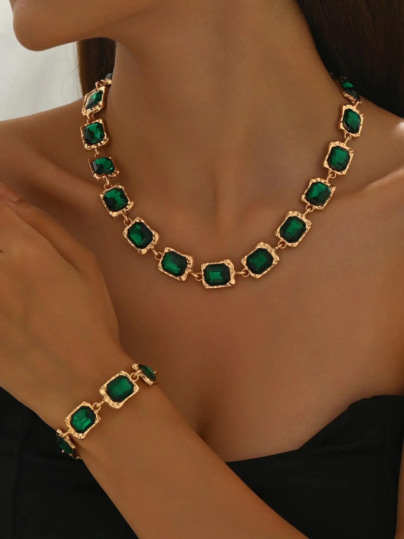 2-Piece Gold-Tone Emerald Green Crystal Jewelry Set, Statement Necklace & Bracelet for Women, Vintage Emerald Cut Green Gem Design, Lightweight & Elegant, Perfect for Weddings, Formal Events, Parties & Evening Wear, Trendy Luxury Jewelry