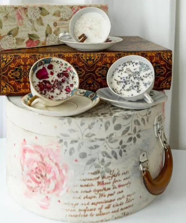 17th Century Teacup Candles