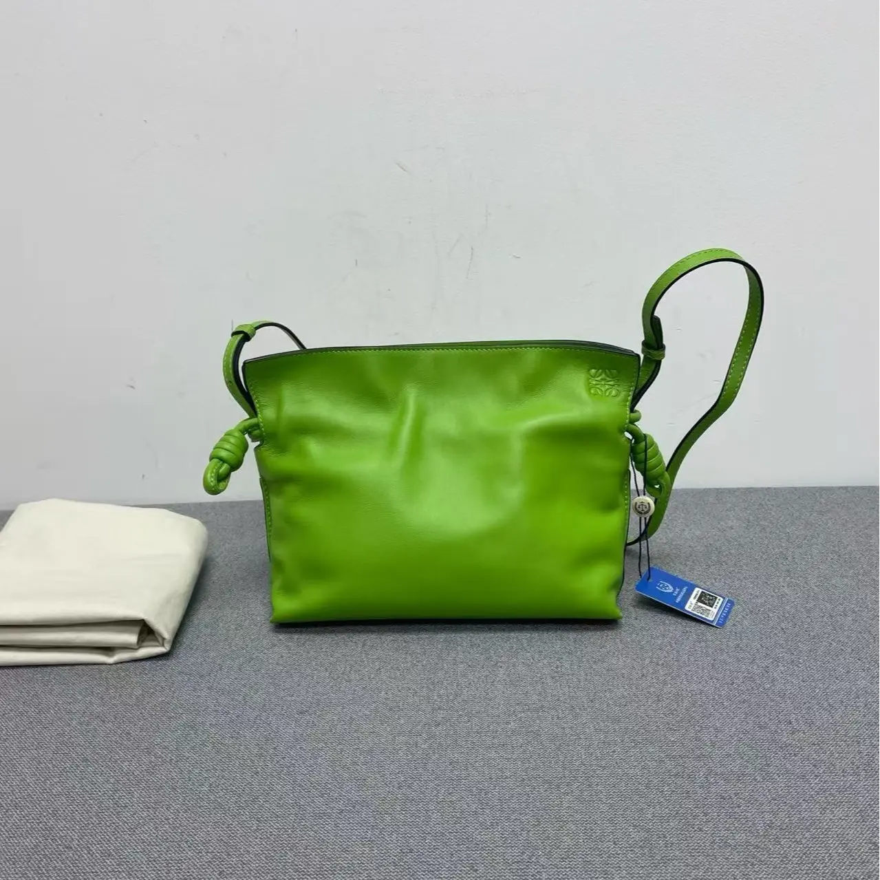 Loewe Dice Pocket Anagram Logo Shoulder Leather Gold Green LOEWE Dice Pocket embellished leather shoulder bag | NET-A  main image 4