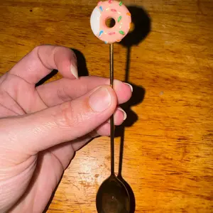 AMINNAH Sprinkle Donut Spoon - Hot Pink Design for Body Butter Scooping, Mess & Waste Free, Tableware, Cutlery, Kitchen Utensils, Enamel Sugar Scoop, Kitchenware