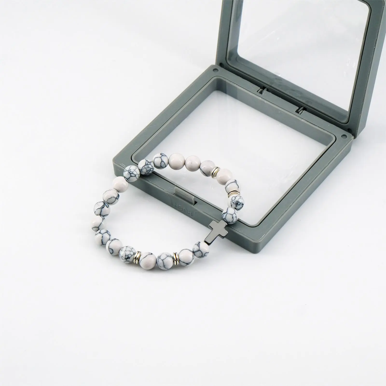 Bracelet with 3.54in*3.54in box - White