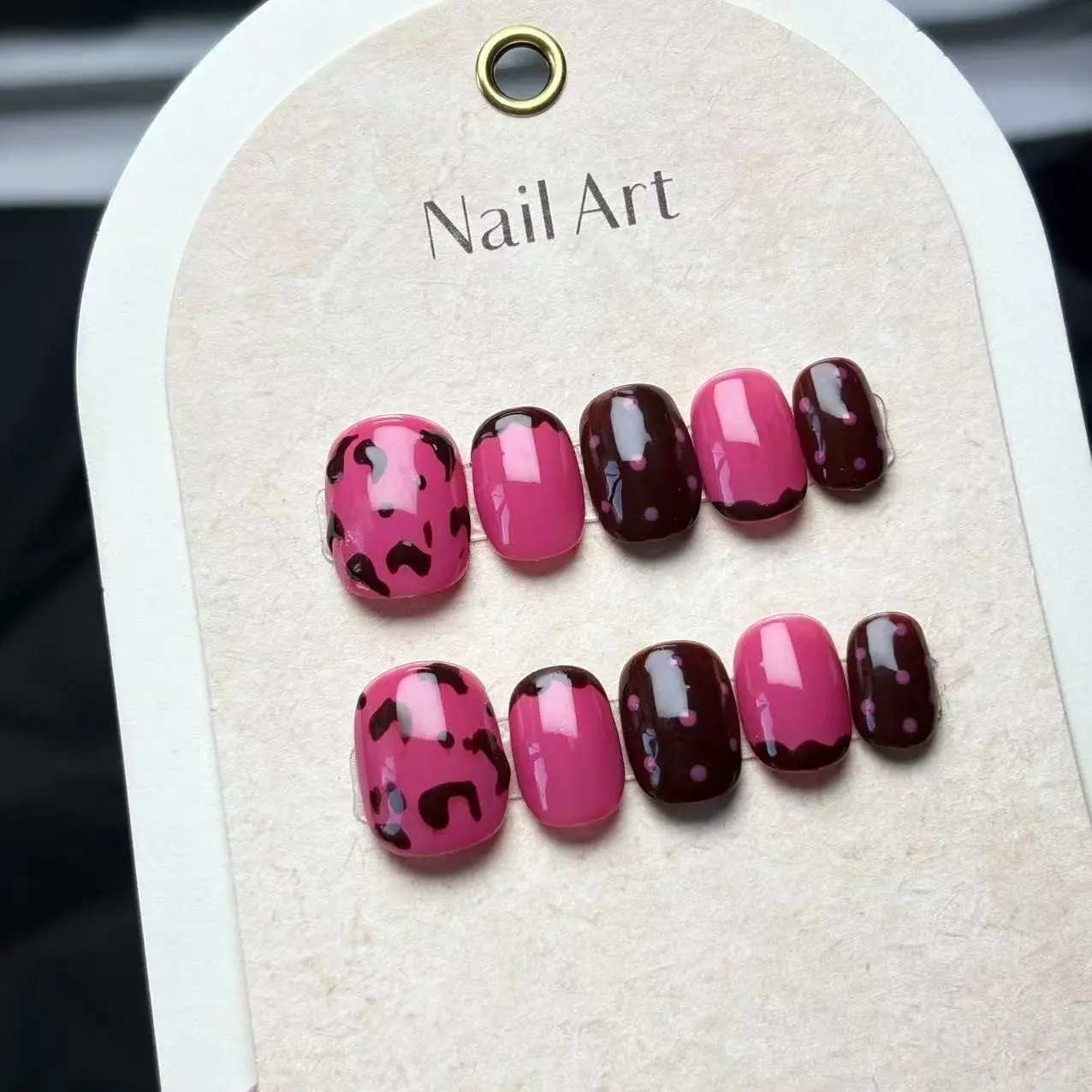 Glossy Chocolate Press on Nails, Cute Cow Print & Polka Dot, Short Square Fake Nails, Reusable False Nails for Women, Daily Wear & Party