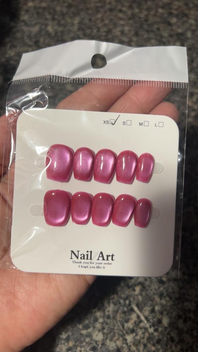 Item: XS(short/medium), host:aura, $20.99 20sets