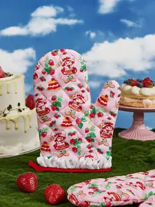 1pc Strawberry Shortcake Cartoon Character & Strawberry Print Heat-Resistant Oven Mitt - Lightweight Kitchenware Bakeware Accessory for Baking