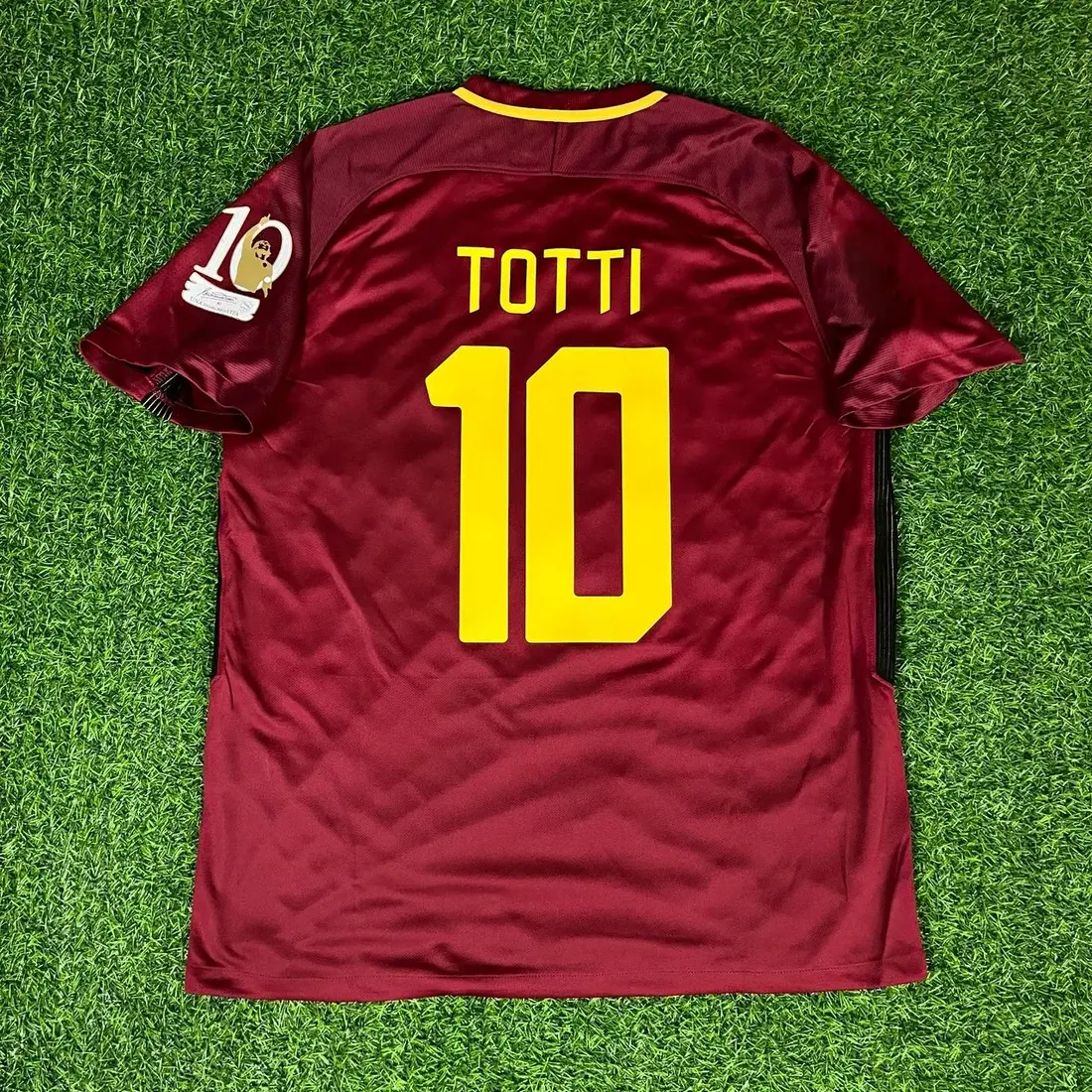 Francesco Totti #10 Retro Jersey 2016-17 Last Season Tribute Short Sleeve Football Shirt