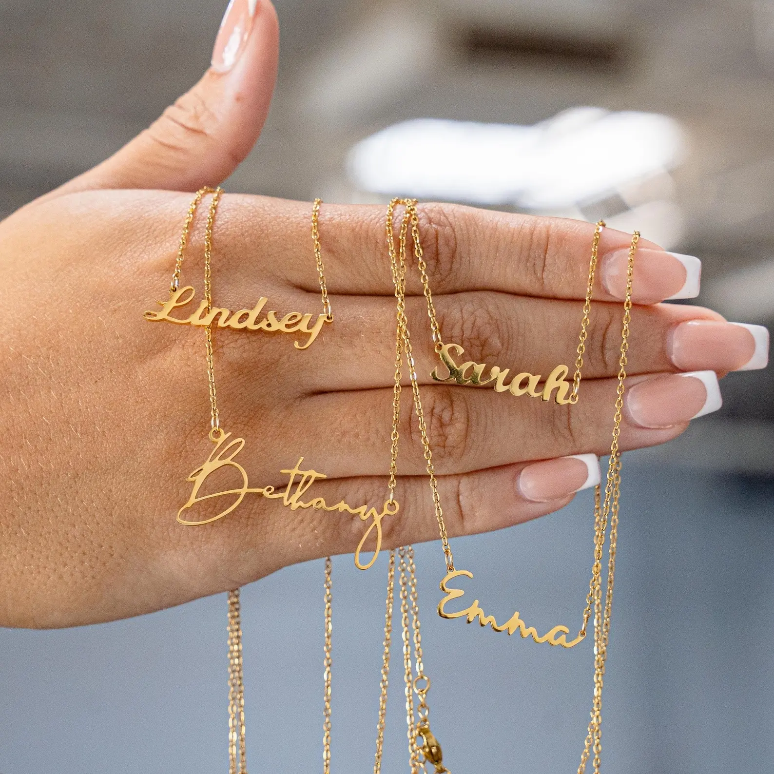 Custom Name Necklace, Christmas Gift for Her, Gold Plated Name Necklace, Personalized Name Necklace, Birthday Gift,Personalized Gift for Mom Name Engraved Pendant Dainty Gold Letter