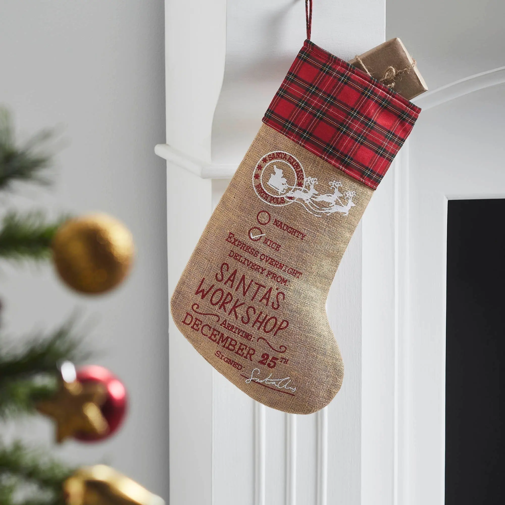 Natural Jute Plaid Santa's Workshop Stocking, Farmhouse Festive Party Decoration with Printed Text, Home Room Decor, Holiday