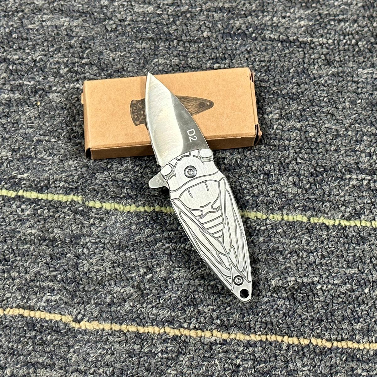 Portable EDC tactical outdoor folding knife, pocket knife, mini knife. Made entirely of steel; an outdoor cutting tool designed specifically for climbing and fishing; a must-have for camping and hiking trips.