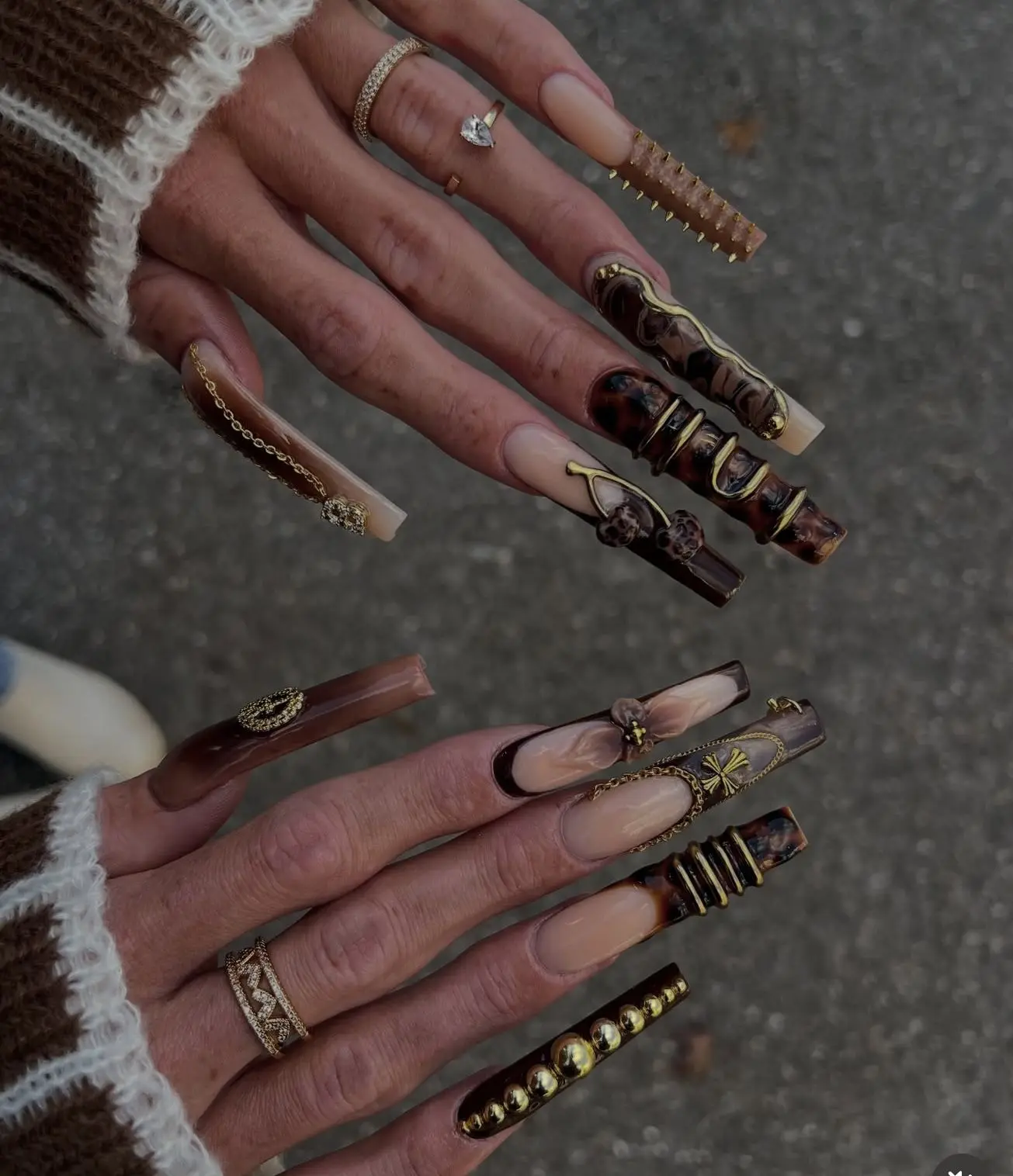 swish.nails Tortoise Shell Luxury Press-On Nails, Brown Marble with Gold Chain Details, Elegant Minimal Aesthetic, Chic Statement Nails, Handmade Custom for Classy Looks