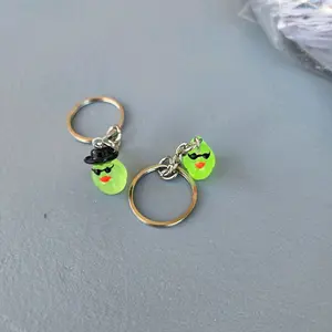 Mini Resin Duck Keychain with Hat or Sunglasses Random Design Compact and Cute Resin Material Fun Accessory for Keys or Bag Solid Material