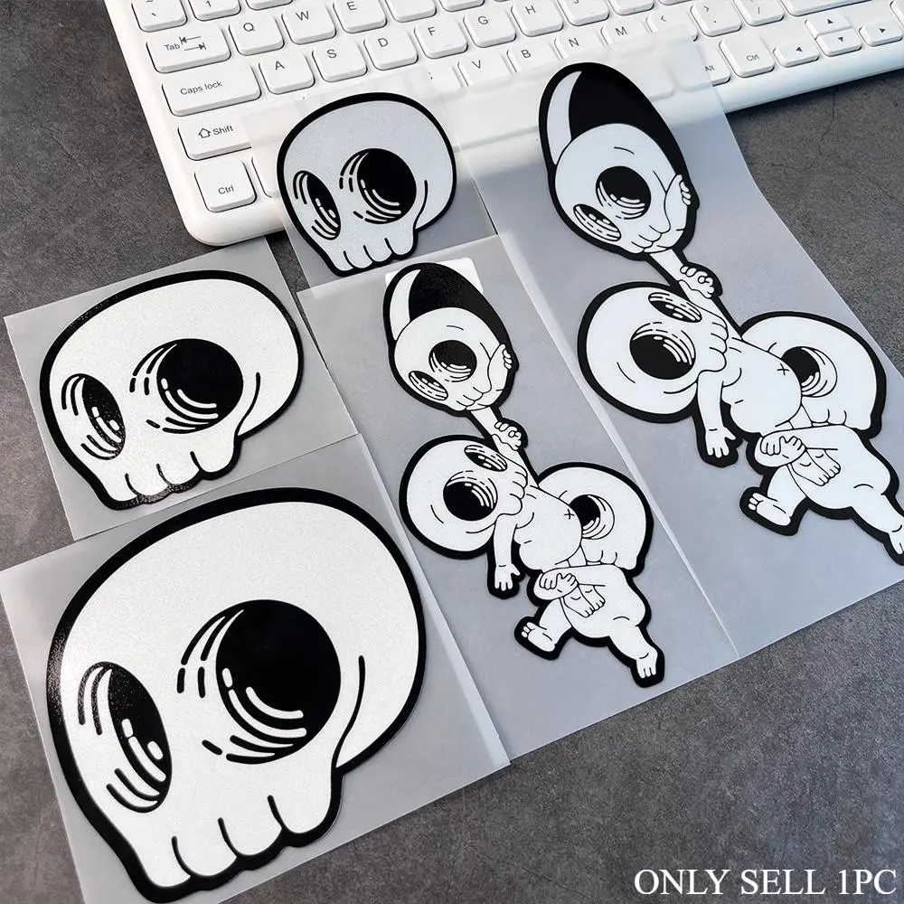 1PC Funny Skull Themed Car Sticker, Funny Car Decals, Funny Car Stickers, Automotive Decals for Car Body, Motorcycle Decoration, Create Dark Meme-Styled Items, A Must for Young Enthusiasts & Personalized Car Owners, Unique Fashion TasteJDM