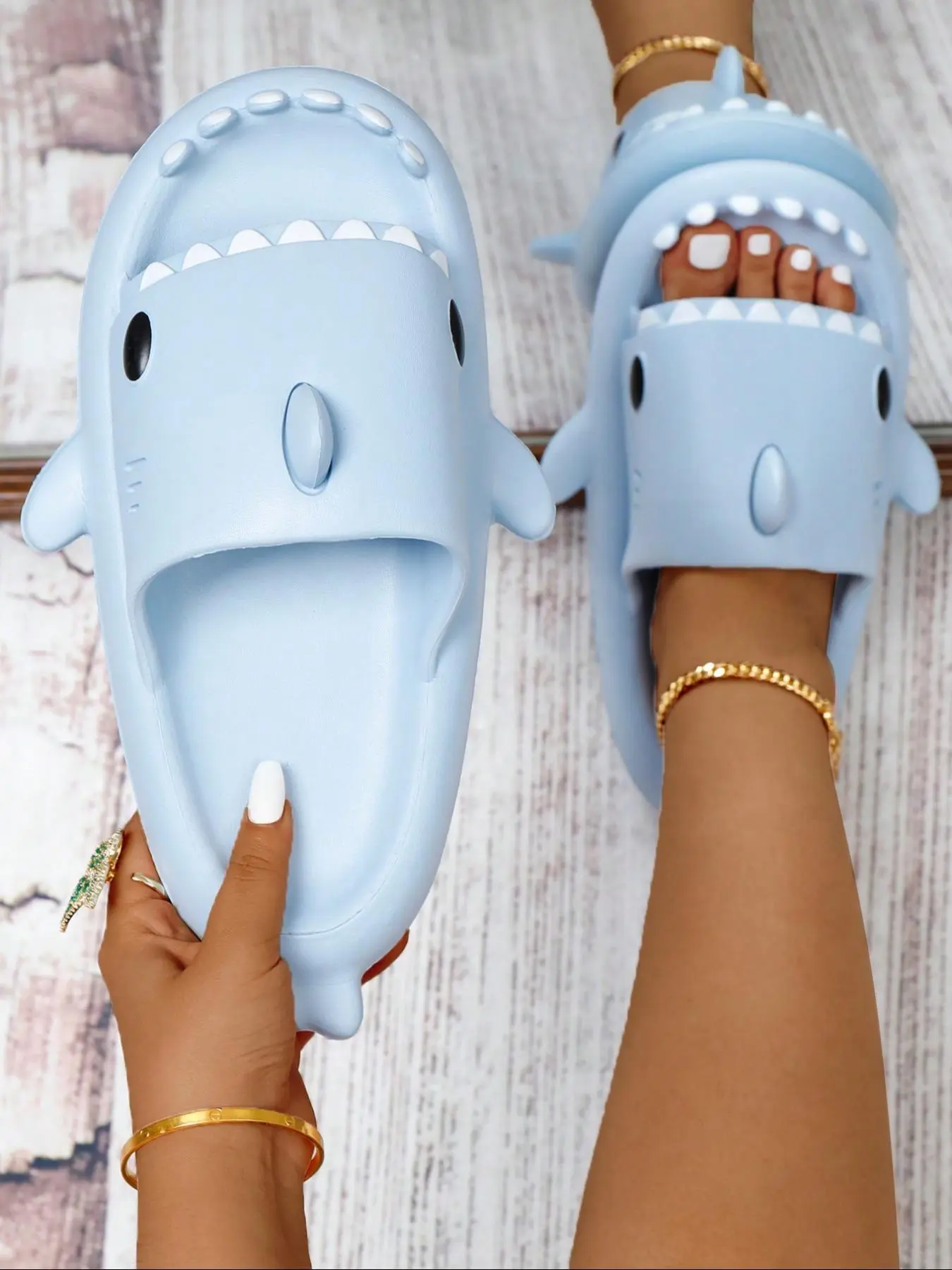 Shark Design Slides, Anti Slip Slides, Casual Comfortable Home Slippers, Summer Slippers, Soft Non-slip Slippers for Indoor & Outdoor Wear, Fashionable Slides for Women & Men, Walking Shoes, Footwear