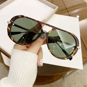 Retro Oversized Aviator Polarized Sunglasses for Women Men Vintage Tortoiseshell Frame UV400 Protection Sun Glasses  Trendy Pilot Shades for Driving Travel Street Style