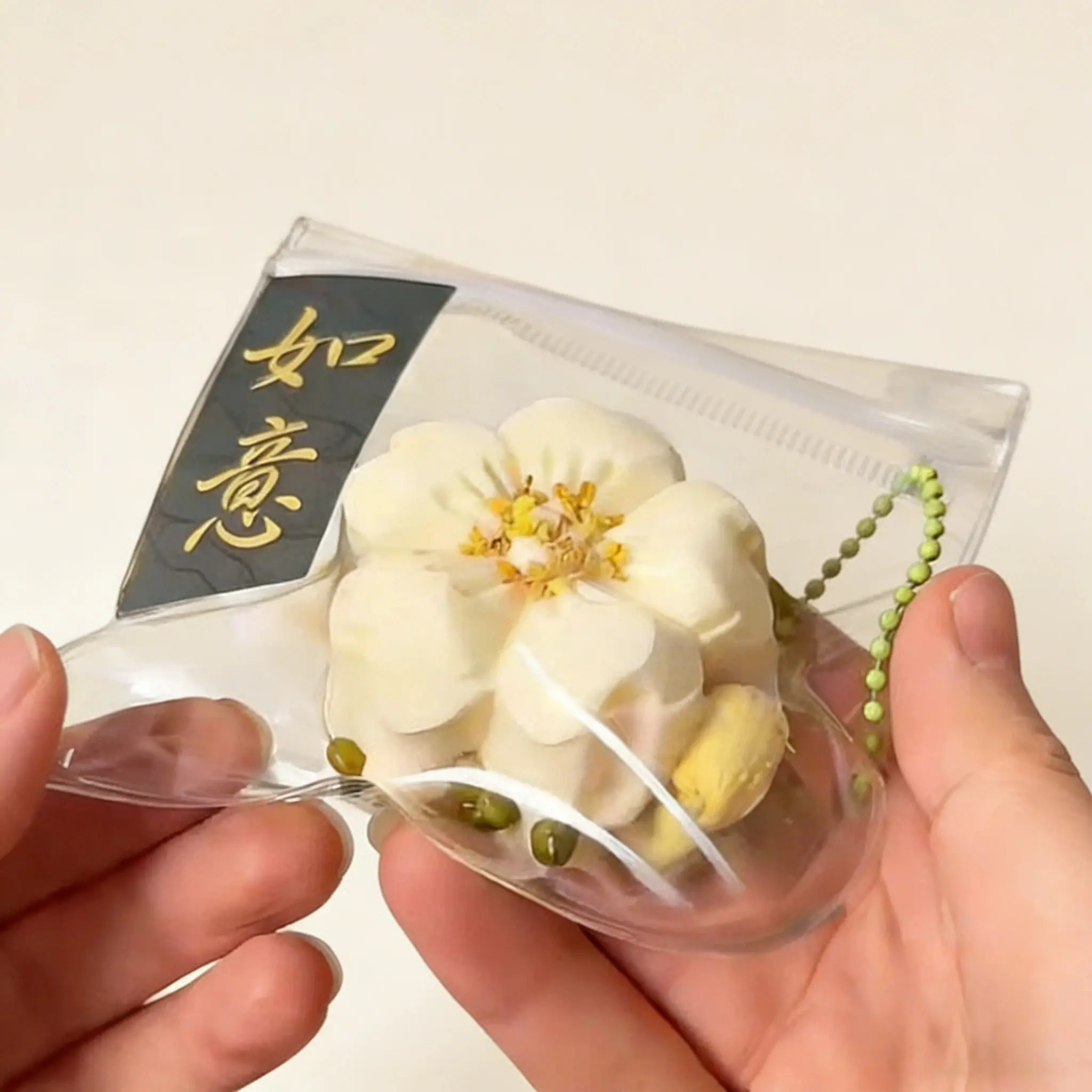 Mini Osmanthus Cake yellow