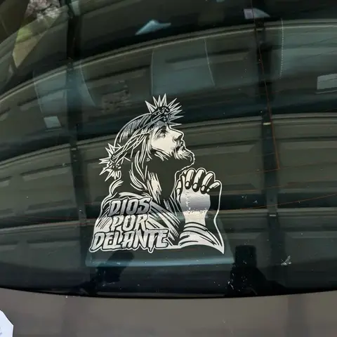2Pcs Crown of Thorns Jesus - Dios Por Delante, Jesus Christ Decal Faithful Design Sticker For Cars, Trucks, SUVs, Glass Doors, Windows, and Fridges