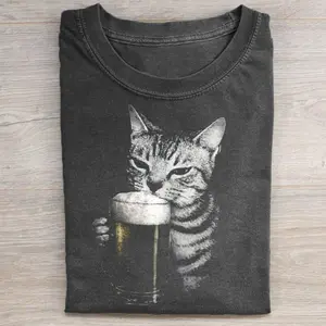 Comfort Colors Cat Drinking Beer t-Shirt, Funny Alcohol Tabby Tee, Vintage 90s Animal Shirt, Unisex Fit Design, Gift for Men and Women