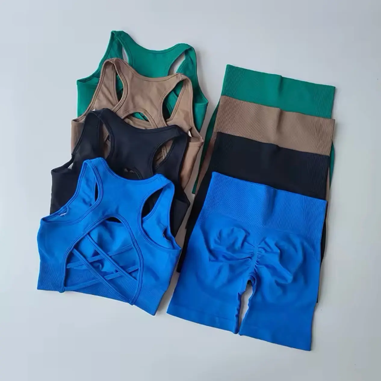 Women’s 2-Piece Fitness Set - Butt-Lifting Shorts & Beautiful Back Sports Bra for Yoga, Gym & Training - AkilliFit