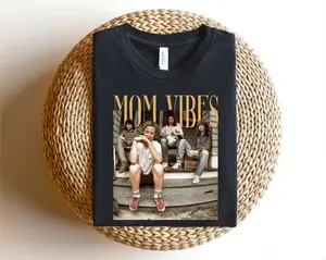 Mom Vibes T-Shirt, Funny Retro Mom Tee, Trendy Mother’s Day Shirt, Cool Mom Life T-Shirt, Vintage Mom Graphic Tee, Cute Mom Gift Idea