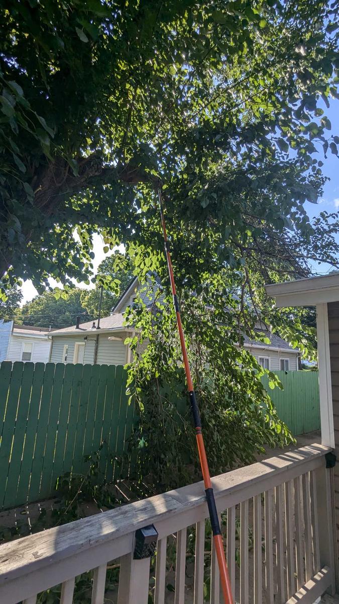 Item: Manual 27 ft Double Hook Saw + Spare Blade