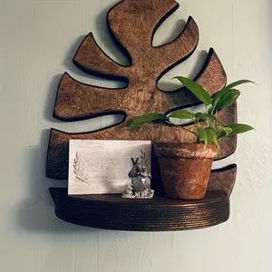 Easy Install Wooden Leaf Shaped Wall Shelf, Natural Wood Frame, Size 9.84'' X 7.08'', Ideal Storage Solution for Small Plants and Items, Wall Mounted Shelf