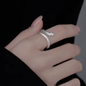 Exquisite And Fashionable Snake-Shaped Design Ring, Lucky Snake Small Snake, Niche, Versatile, Cool Style, Opening Ring for Birthday Anniversary, Christmas As a Lucky Gift for Holidays