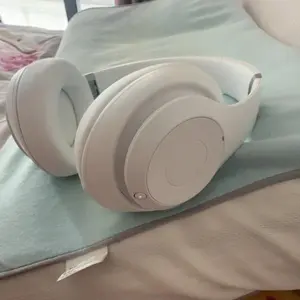 New Wireless Headset, Hifi Clear Call, Comfortable Fit With Head, Foldable, Rotatable, Stretchable. Compatible with Mobile Phones, Computers, MP3 and Other Devices