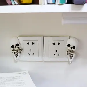 2pcs Whispering Skeleton Decorations, 3.3 Inch Gothic Halloween Home Decor, Hand-Painted Resin Decorative Figurines Ornaments for Multi-Scene Use
